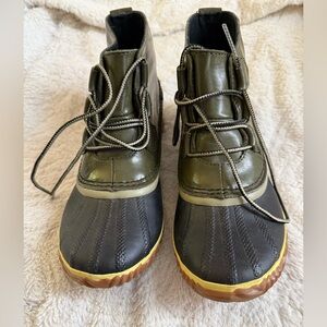 Sale ! Sorel Low Cut Rubber Boots Booties - Waterproof, Olive Green - Size 8
